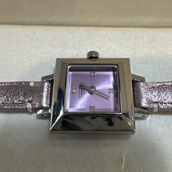 Rare Find Vintage Coach Pink Chrystie Women\'s Genuine leather Watch 14100026